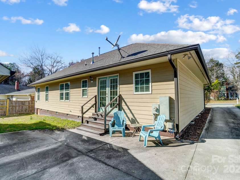 6618 Alexander Road, Charlotte, NC 28270.  MLS# CAR4265739, YatesRealty ID 6558. 