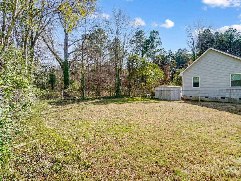 6618 Alexander Road, Charlotte, NC 28270.  MLS# CAR4265739, YatesRealty ID 6558. 