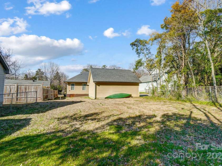 6618 Alexander Road, Charlotte, NC 28270.  MLS# CAR4265739, YatesRealty ID 6558. 