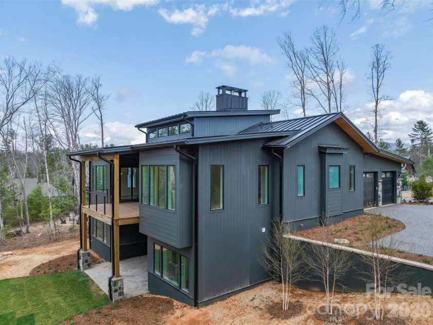140 Upperfell Court, Asheville, NC 28803.  MLS# CAR4354018, YatesRealty ID 6559. 