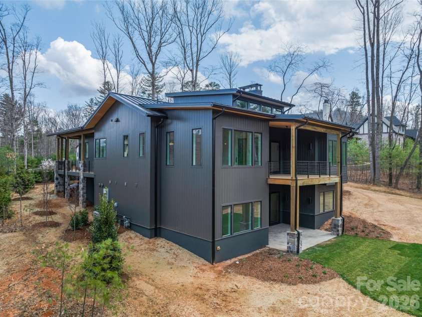 140 Upperfell Court, Asheville, NC 28803.  MLS# CAR4354018, YatesRealty ID 6559. 