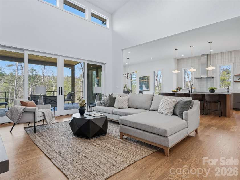 140 Upperfell Court, Asheville, NC 28803.  MLS# CAR4354018, YatesRealty ID 6559. 