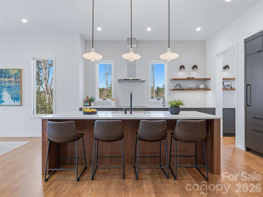 140 Upperfell Court, Asheville, NC 28803.  MLS# CAR4354018, YatesRealty ID 6559. 
