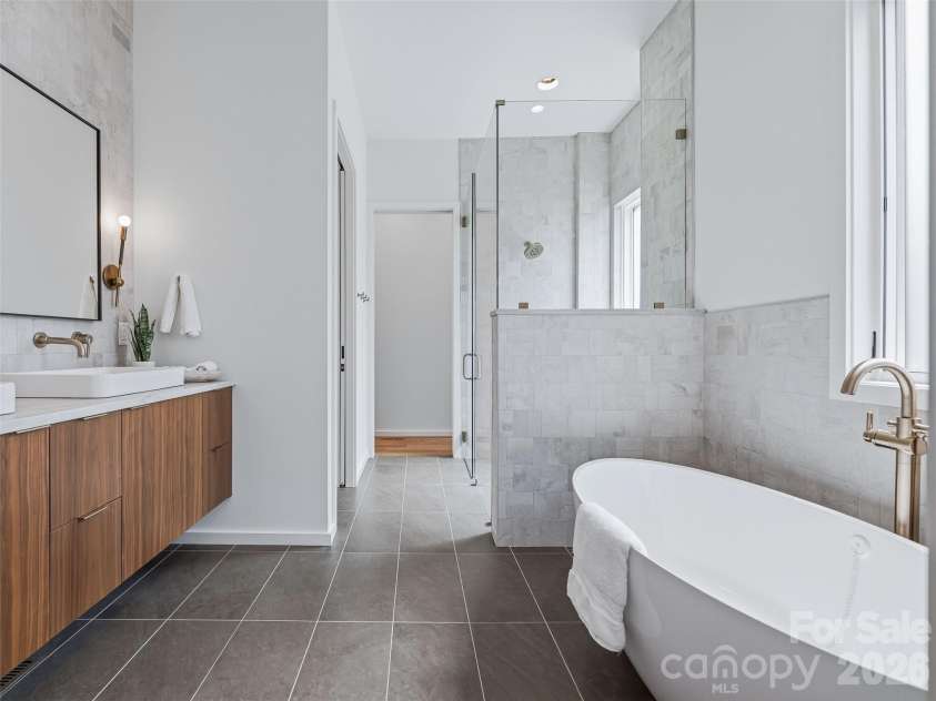 140 Upperfell Court, Asheville, NC 28803.  MLS# CAR4354018, YatesRealty ID 6559. 