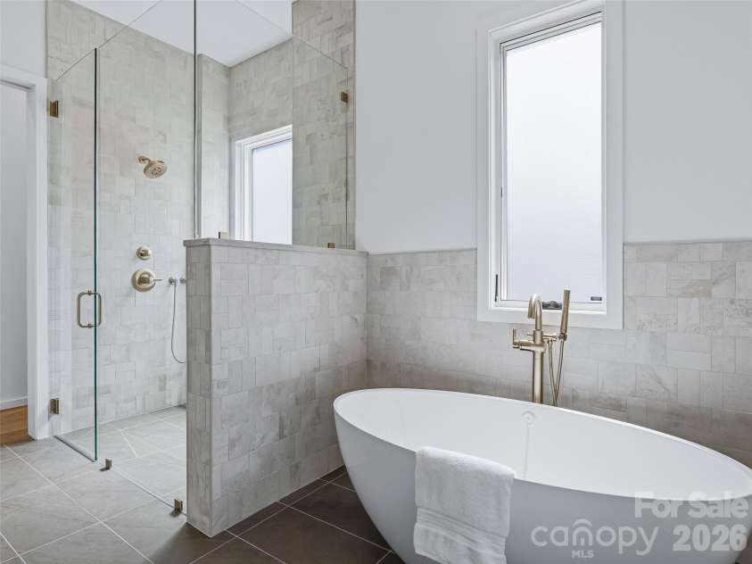140 Upperfell Court, Asheville, NC 28803.  MLS# CAR4354018, YatesRealty ID 6559. 