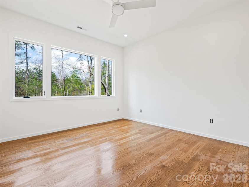 140 Upperfell Court, Asheville, NC 28803.  MLS# CAR4354018, YatesRealty ID 6559. 
