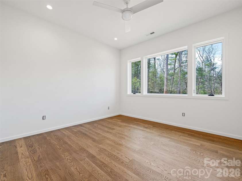 140 Upperfell Court, Asheville, NC 28803.  MLS# CAR4354018, YatesRealty ID 6559. 