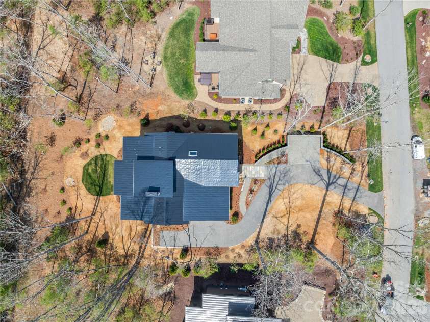 140 Upperfell Court, Asheville, NC 28803.  MLS# CAR4354018, YatesRealty ID 6559. 