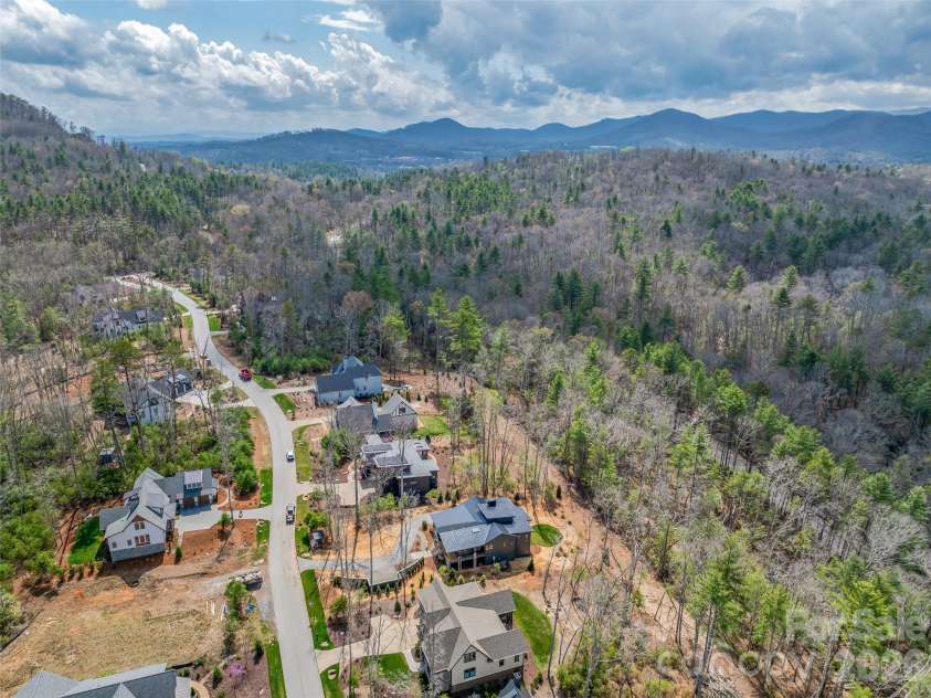 140 Upperfell Court, Asheville, NC 28803.  MLS# CAR4354018, YatesRealty ID 6559. 