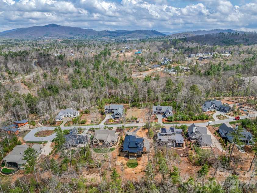 140 Upperfell Court, Asheville, NC 28803.  MLS# CAR4354018, YatesRealty ID 6559. 