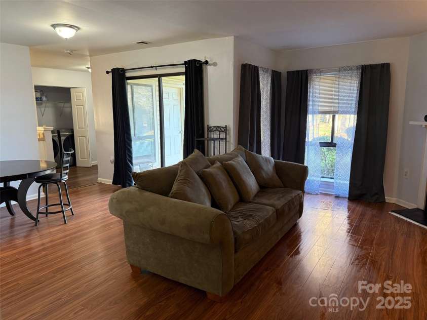 4823 Spring Lake Drive, Charlotte, NC 28212.  MLS# CAR4331709, YatesRealty ID 656. Lots of natural light from abundant windows