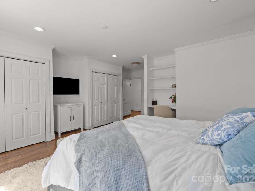 3019 Sunset Drive, Charlotte, NC 28209.  MLS# CAR4246474, YatesRealty ID 6560. 