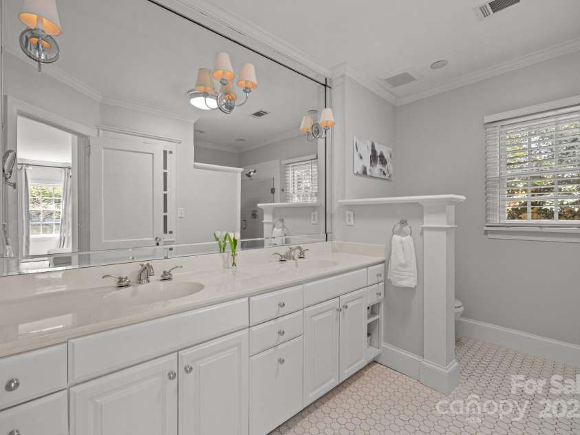 3019 Sunset Drive, Charlotte, NC 28209.  MLS# CAR4246474, YatesRealty ID 6560. 