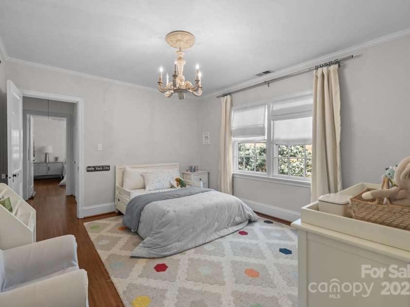 3019 Sunset Drive, Charlotte, NC 28209.  MLS# CAR4246474, YatesRealty ID 6560. 