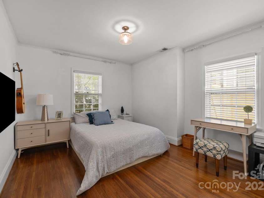 3019 Sunset Drive, Charlotte, NC 28209.  MLS# CAR4246474, YatesRealty ID 6560. 