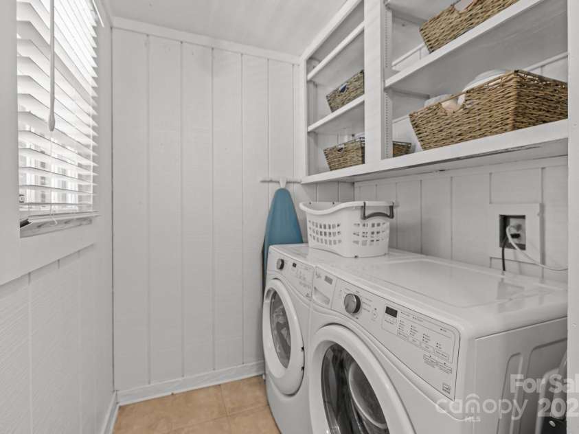 3019 Sunset Drive, Charlotte, NC 28209.  MLS# CAR4246474, YatesRealty ID 6560. 