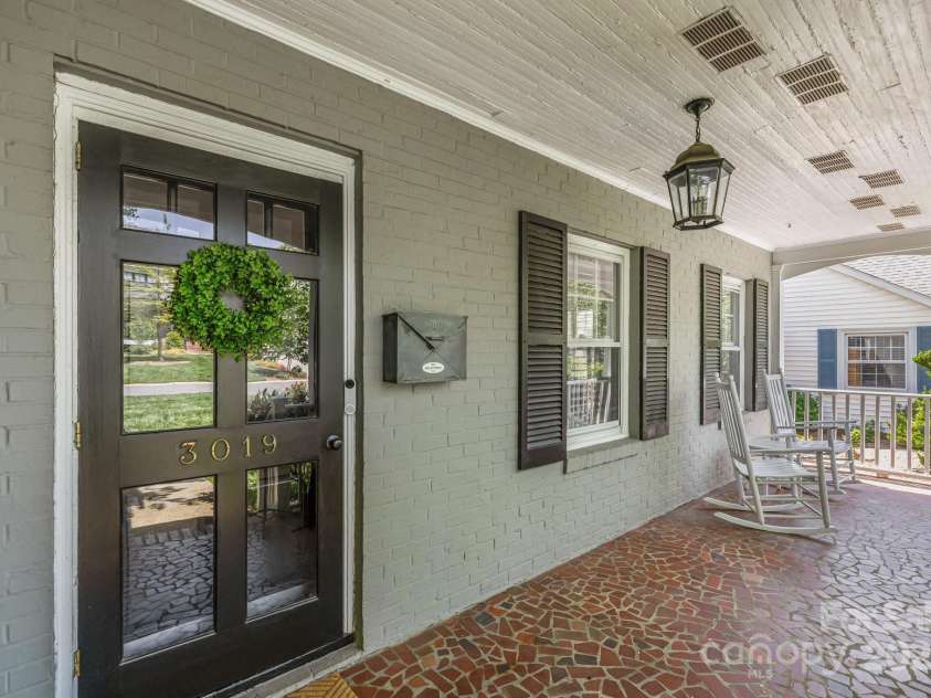 3019 Sunset Drive, Charlotte, NC 28209.  MLS# CAR4246474, YatesRealty ID 6560. 