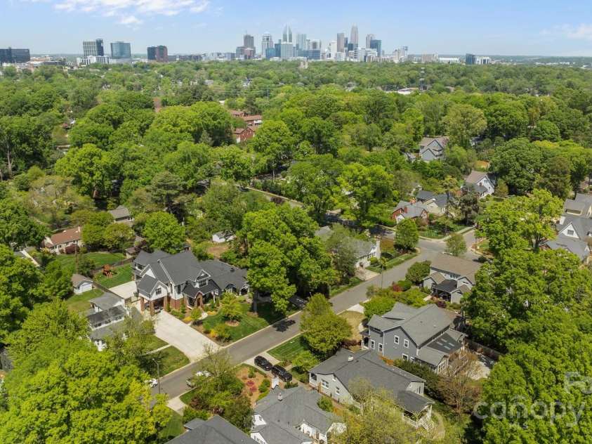 3019 Sunset Drive, Charlotte, NC 28209.  MLS# CAR4246474, YatesRealty ID 6560. 
