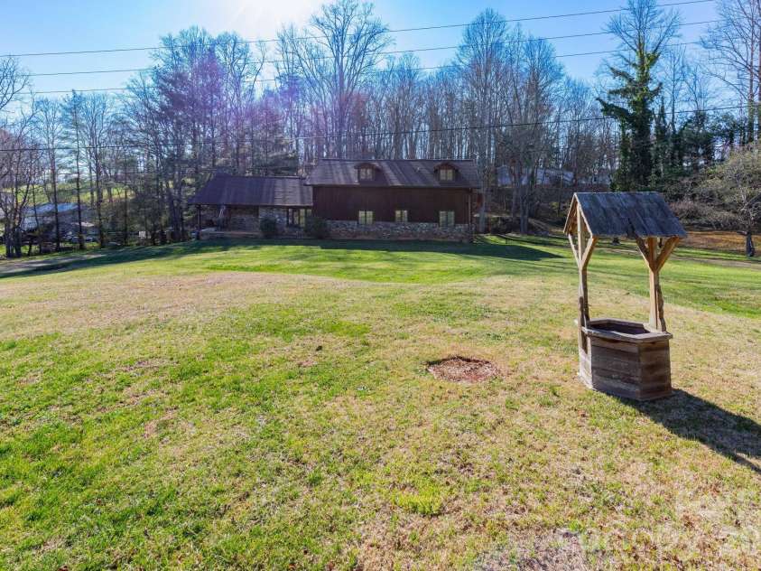 586 Justice Ridge Road, Candler, NC 28715.  MLS# CAR4359252, YatesRealty ID 6562. 