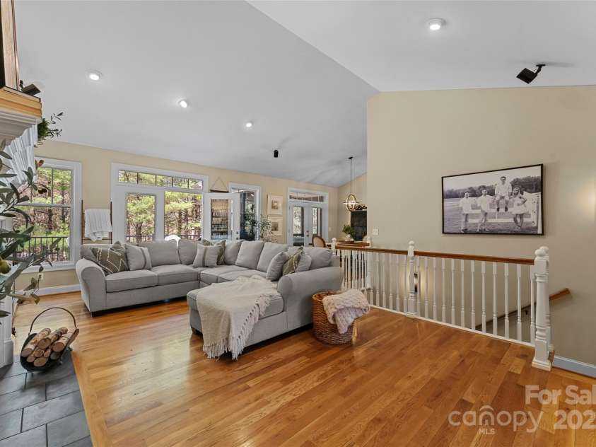 3015 Hickory Nut Trail, Hendersonville, NC 28739.  MLS# CAR4245867, YatesRealty ID 6563. 