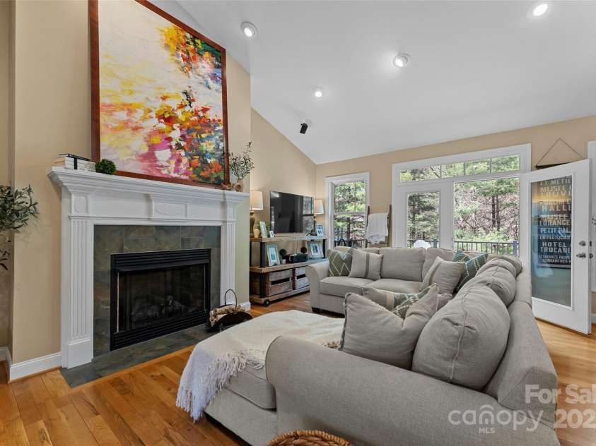 3015 Hickory Nut Trail, Hendersonville, NC 28739.  MLS# CAR4245867, YatesRealty ID 6563. 