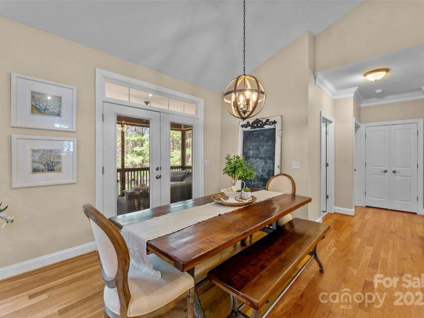 3015 Hickory Nut Trail, Hendersonville, NC 28739.  MLS# CAR4245867, YatesRealty ID 6563. 