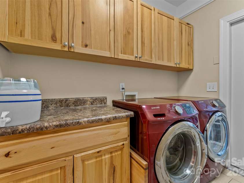 3015 Hickory Nut Trail, Hendersonville, NC 28739.  MLS# CAR4245867, YatesRealty ID 6563. 