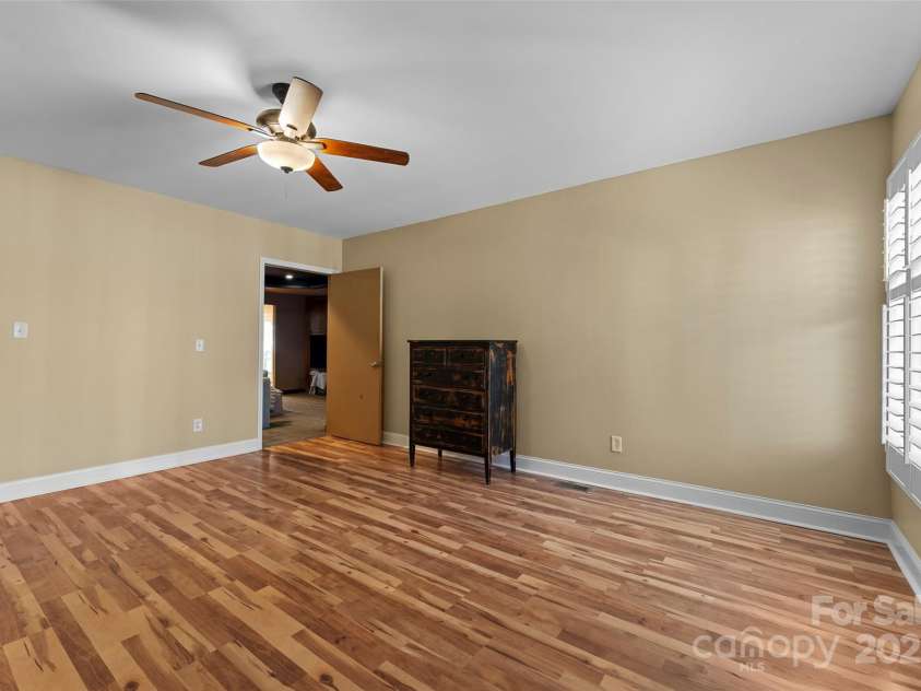 3015 Hickory Nut Trail, Hendersonville, NC 28739.  MLS# CAR4245867, YatesRealty ID 6563. 