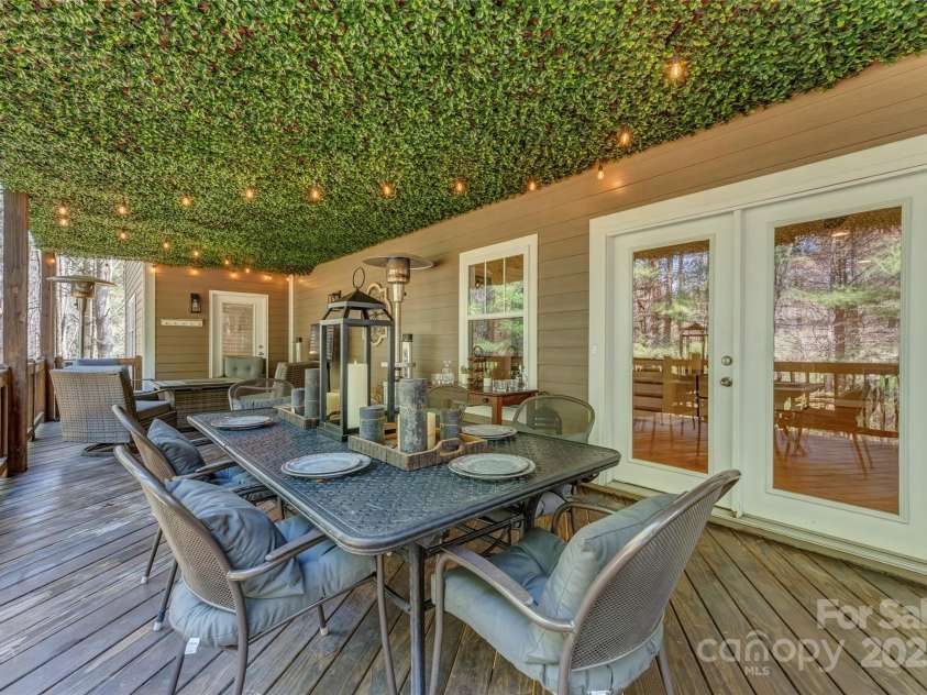 3015 Hickory Nut Trail, Hendersonville, NC 28739.  MLS# CAR4245867, YatesRealty ID 6563. 