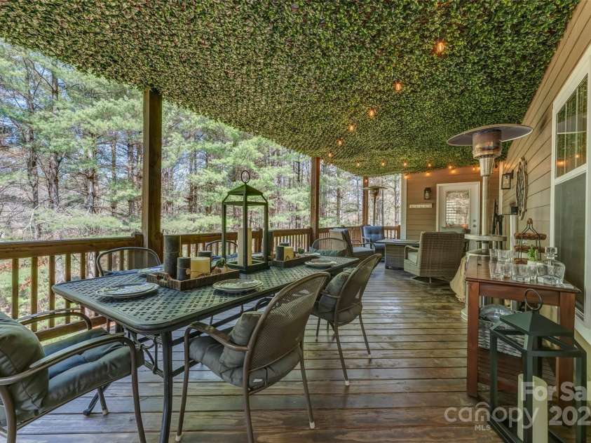 3015 Hickory Nut Trail, Hendersonville, NC 28739.  MLS# CAR4245867, YatesRealty ID 6563. 