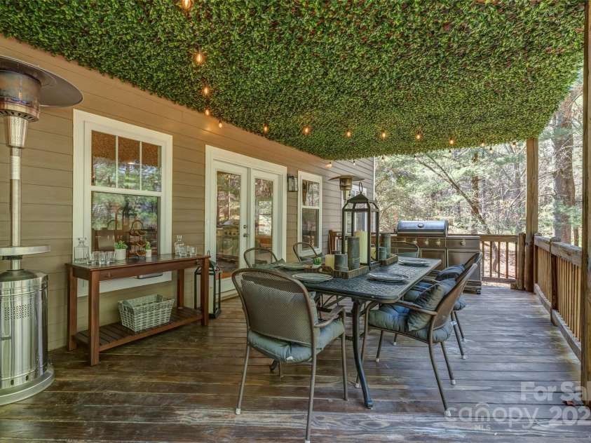 3015 Hickory Nut Trail, Hendersonville, NC 28739.  MLS# CAR4245867, YatesRealty ID 6563. 