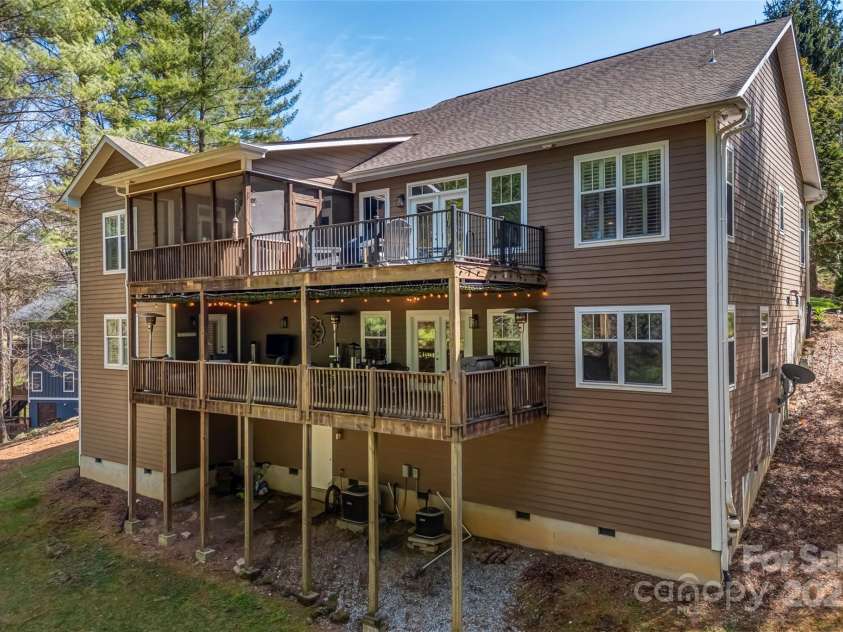 3015 Hickory Nut Trail, Hendersonville, NC 28739.  MLS# CAR4245867, YatesRealty ID 6563. 
