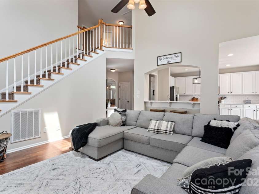 9715 Aragorn Lane, Charlotte, NC 28269.  MLS# CAR4247719, YatesRealty ID 6569. 