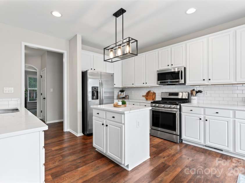 9715 Aragorn Lane, Charlotte, NC 28269.  MLS# CAR4247719, YatesRealty ID 6569. 