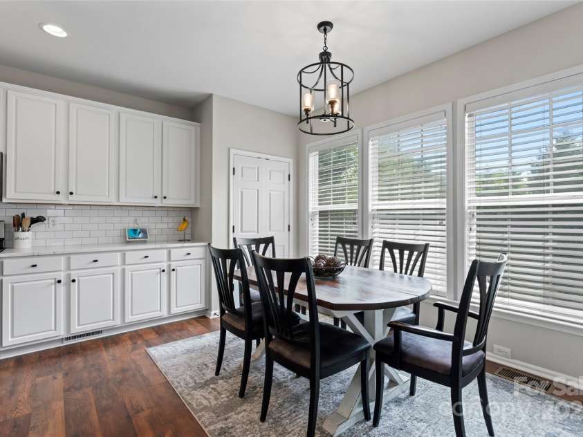 9715 Aragorn Lane, Charlotte, NC 28269.  MLS# CAR4247719, YatesRealty ID 6569. 