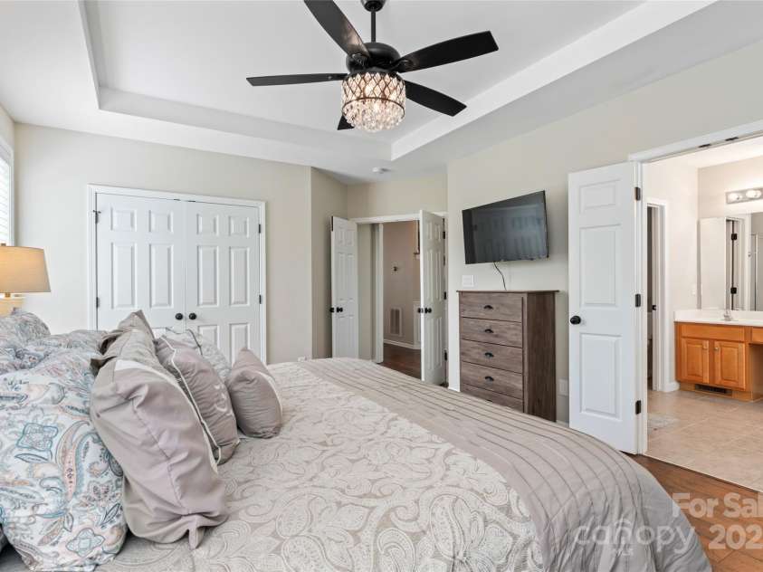 9715 Aragorn Lane, Charlotte, NC 28269.  MLS# CAR4247719, YatesRealty ID 6569. 