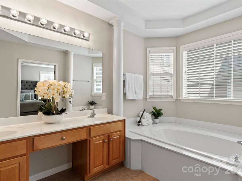 9715 Aragorn Lane, Charlotte, NC 28269.  MLS# CAR4247719, YatesRealty ID 6569. 