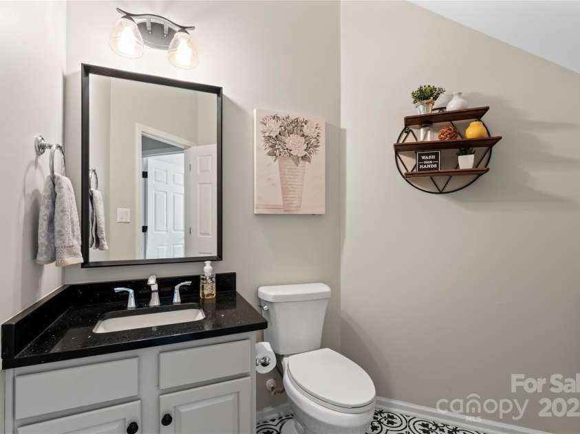 9715 Aragorn Lane, Charlotte, NC 28269.  MLS# CAR4247719, YatesRealty ID 6569. 