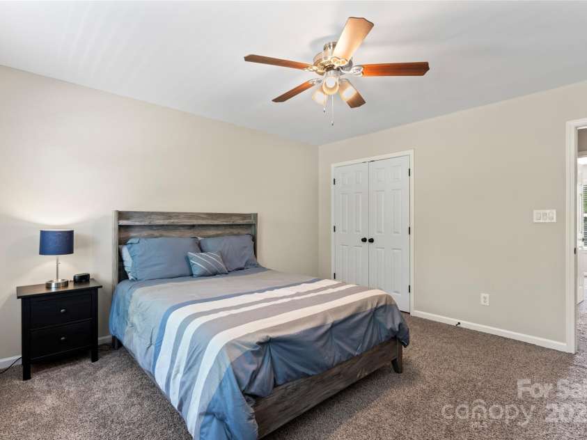 9715 Aragorn Lane, Charlotte, NC 28269.  MLS# CAR4247719, YatesRealty ID 6569. 