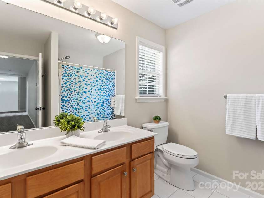 9715 Aragorn Lane, Charlotte, NC 28269.  MLS# CAR4247719, YatesRealty ID 6569. 