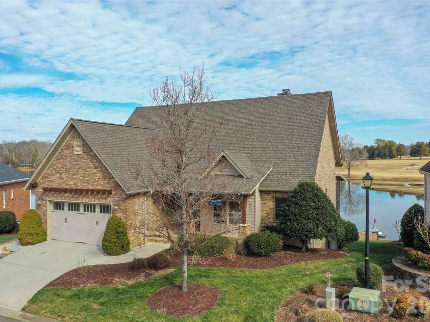 177 Reserve Drive, Mocksville, NC 27028.  MLS# CAR4356056, YatesRealty ID 6570. 