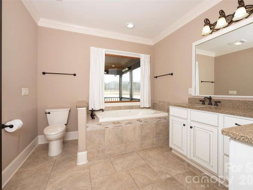 177 Reserve Drive, Mocksville, NC 27028.  MLS# CAR4356056, YatesRealty ID 6570. 