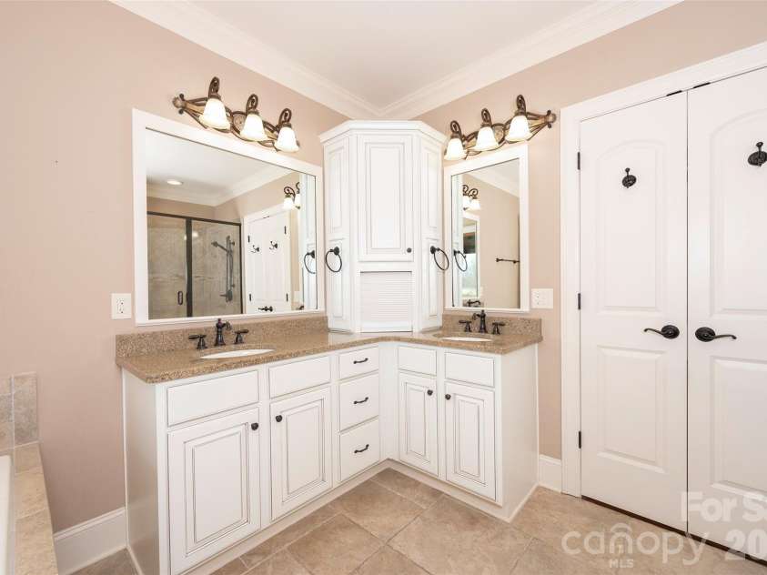 177 Reserve Drive, Mocksville, NC 27028.  MLS# CAR4356056, YatesRealty ID 6570. 