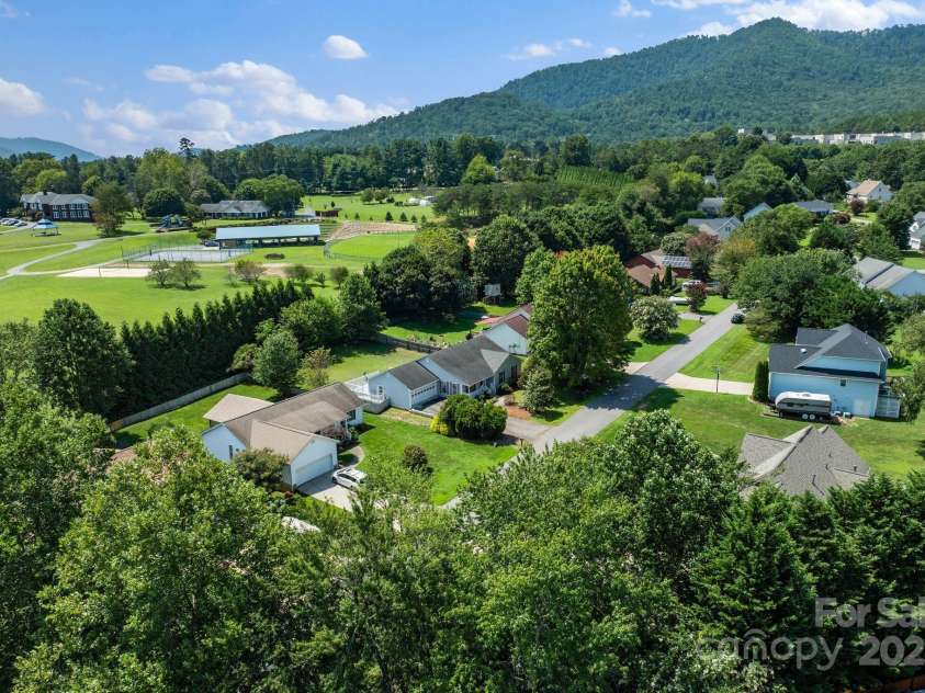 27 Eden Glen Road, Black Mountain, NC 28711.  MLS# CAR4292054, YatesRealty ID 6572. 