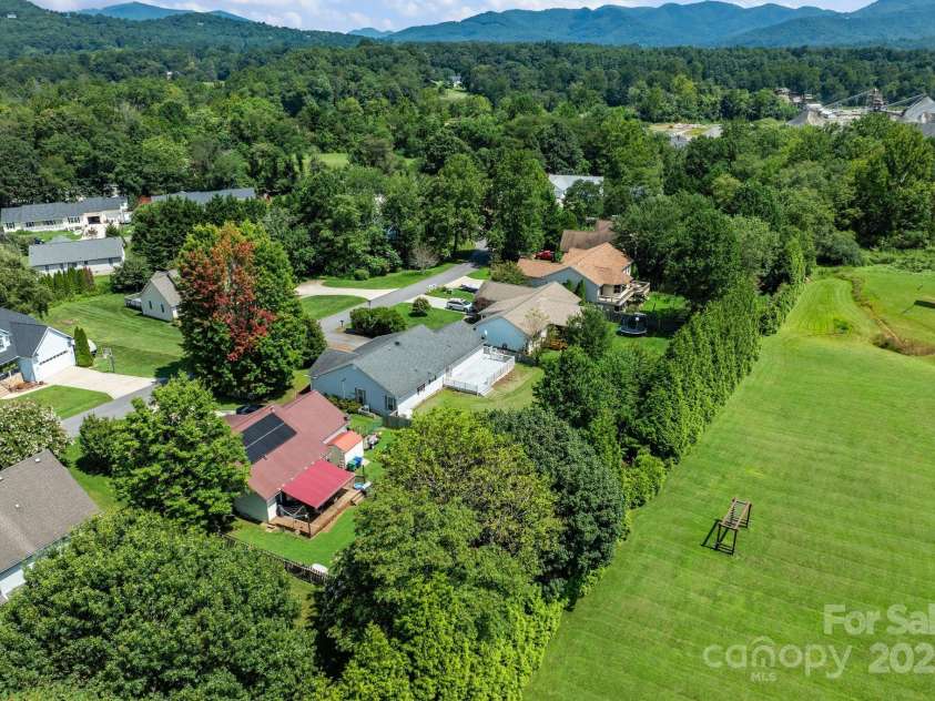 27 Eden Glen Road, Black Mountain, NC 28711.  MLS# CAR4292054, YatesRealty ID 6572. 