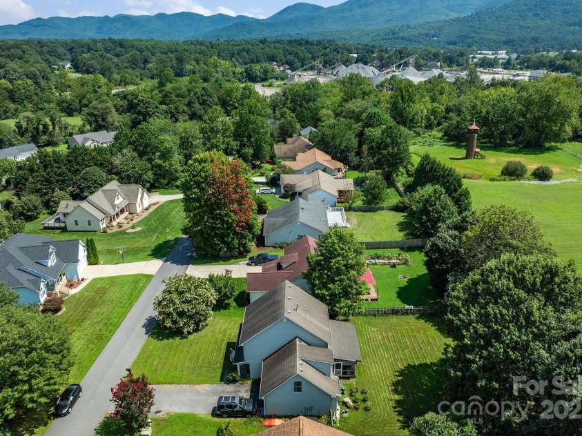 27 Eden Glen Road, Black Mountain, NC 28711.  MLS# CAR4292054, YatesRealty ID 6572. 
