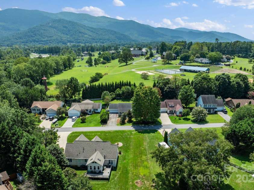 27 Eden Glen Road, Black Mountain, NC 28711.  MLS# CAR4292054, YatesRealty ID 6572. 