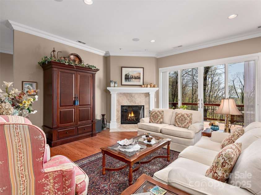 125 Lindsley Court, Hendersonville, NC 28792.  MLS# CAR4245651, YatesRealty ID 6574. 