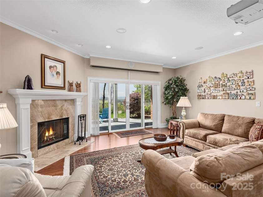 125 Lindsley Court, Hendersonville, NC 28792.  MLS# CAR4245651, YatesRealty ID 6574. 