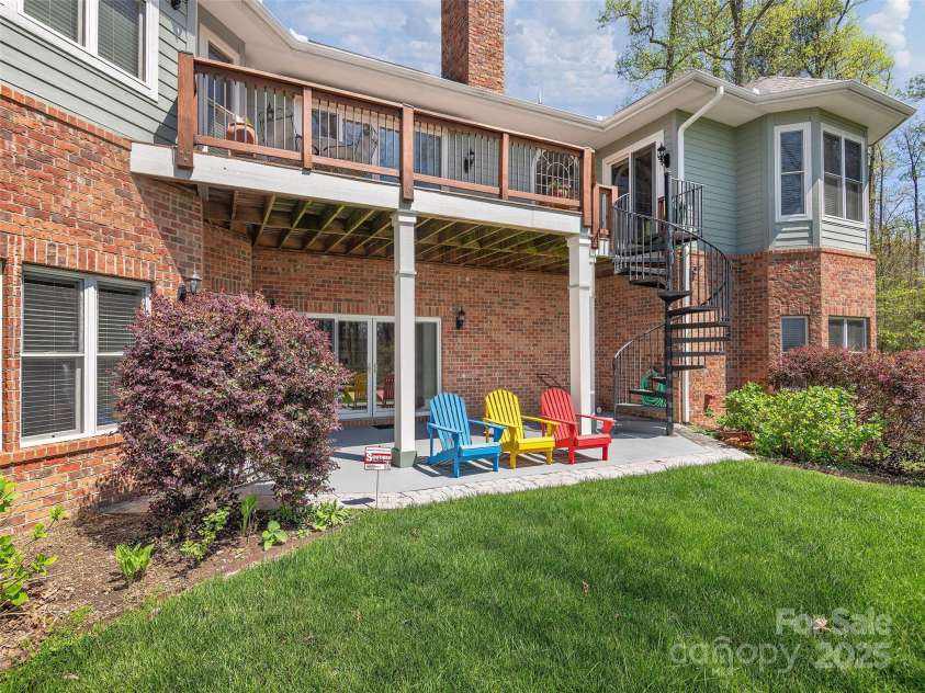 125 Lindsley Court, Hendersonville, NC 28792.  MLS# CAR4245651, YatesRealty ID 6574. 